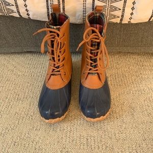 Fleece lined women’s duck boots